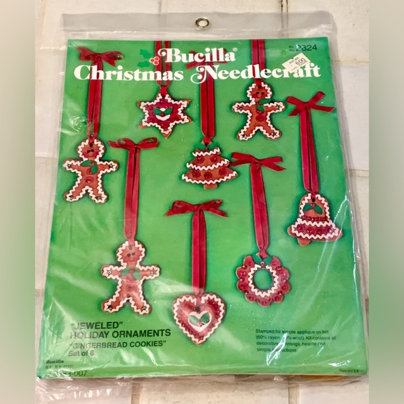 1970s Vintage Bucilla GINGERBREAD COOKIES Set of 8 Jeweled Oraments Kit No. 2824 - Picture 3 of 9